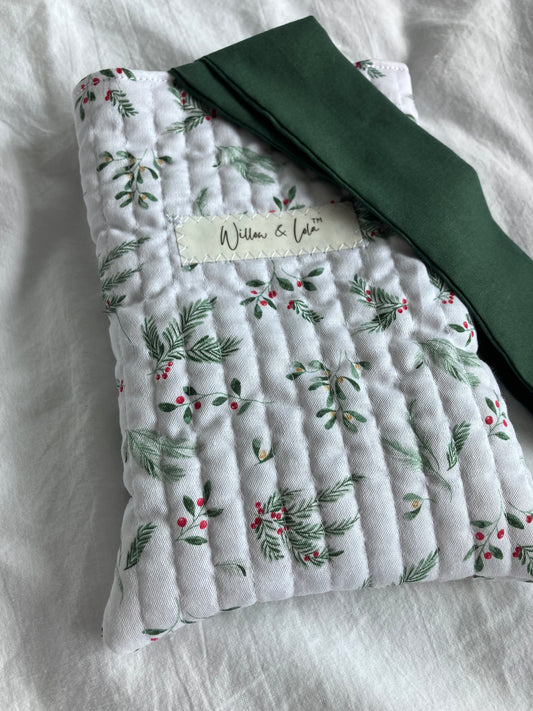 Winter berries kindle sleeve